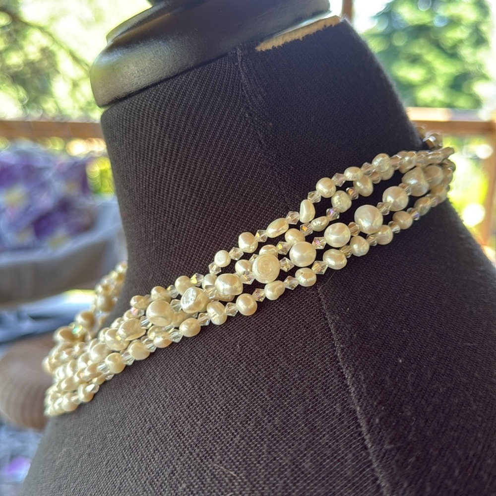 Faux Pearl Fashion Necklace - Picture 2 of 5